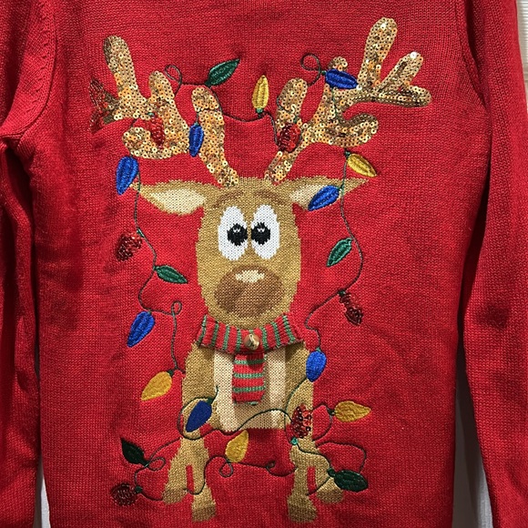 Reindeer Christmas Sweater - Picture 3 of 9